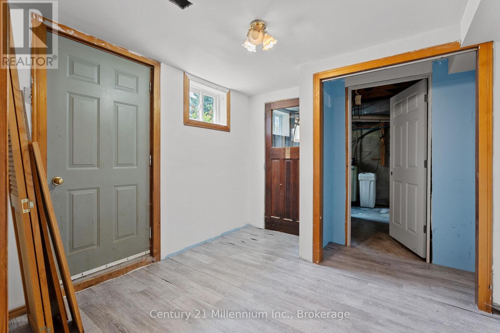 102768 GREY RD 18 ROAD - 37