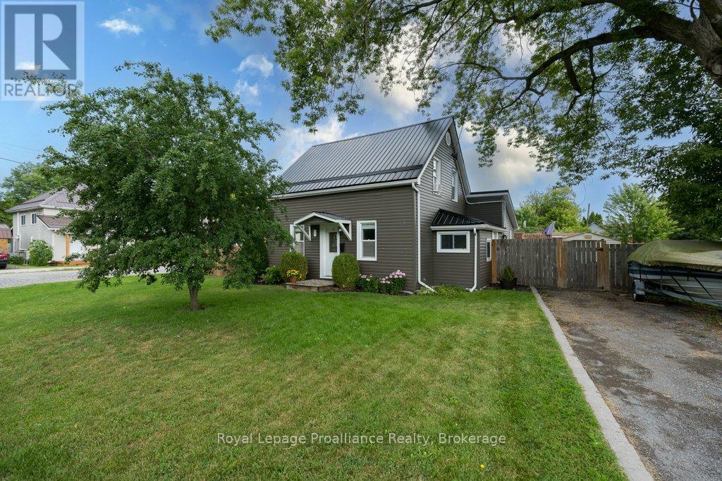 61 PELHAM STREET - 2