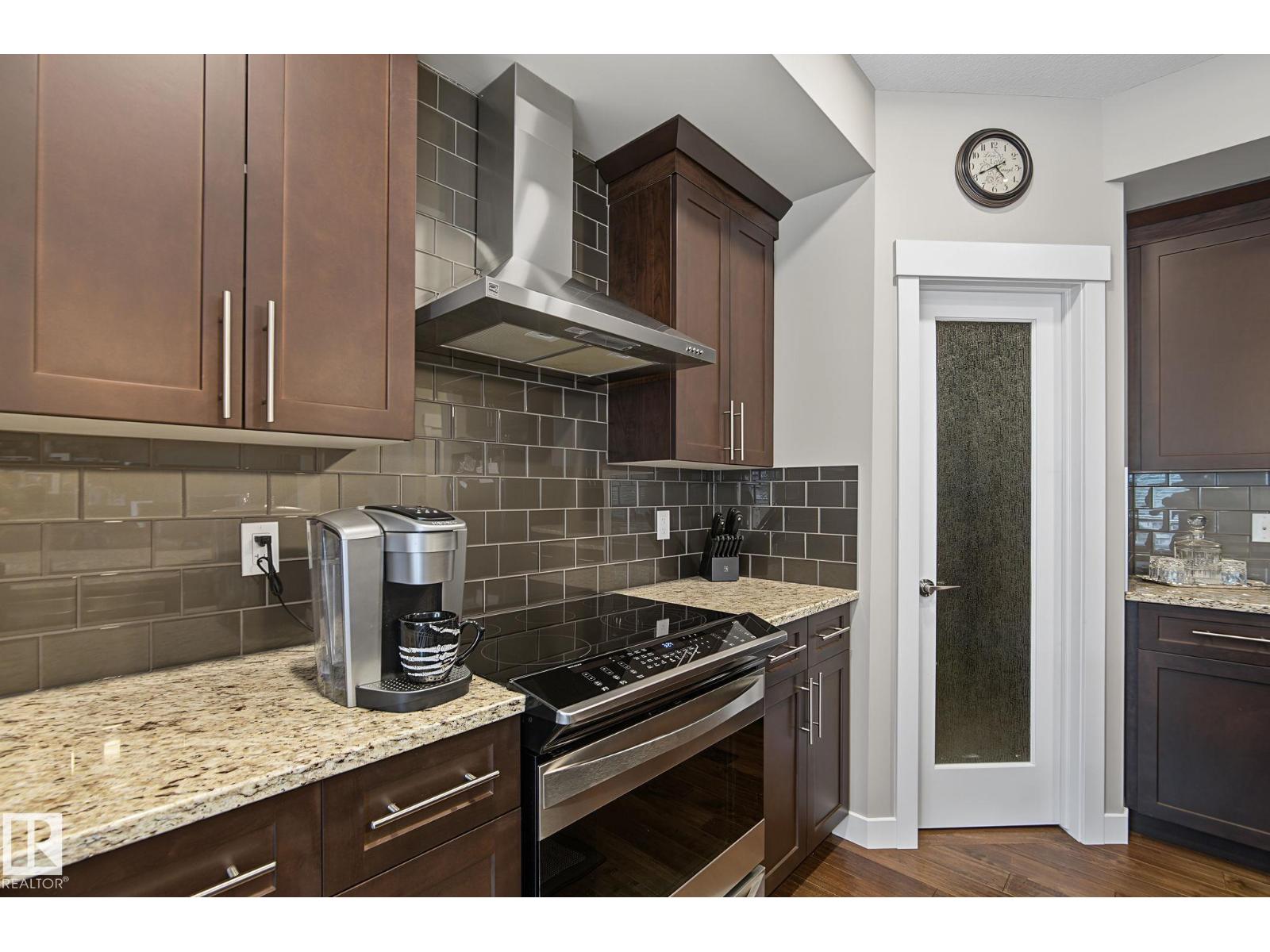 8005 223 ST NW, Rosenthal (Edmonton), Edmonton photo 4