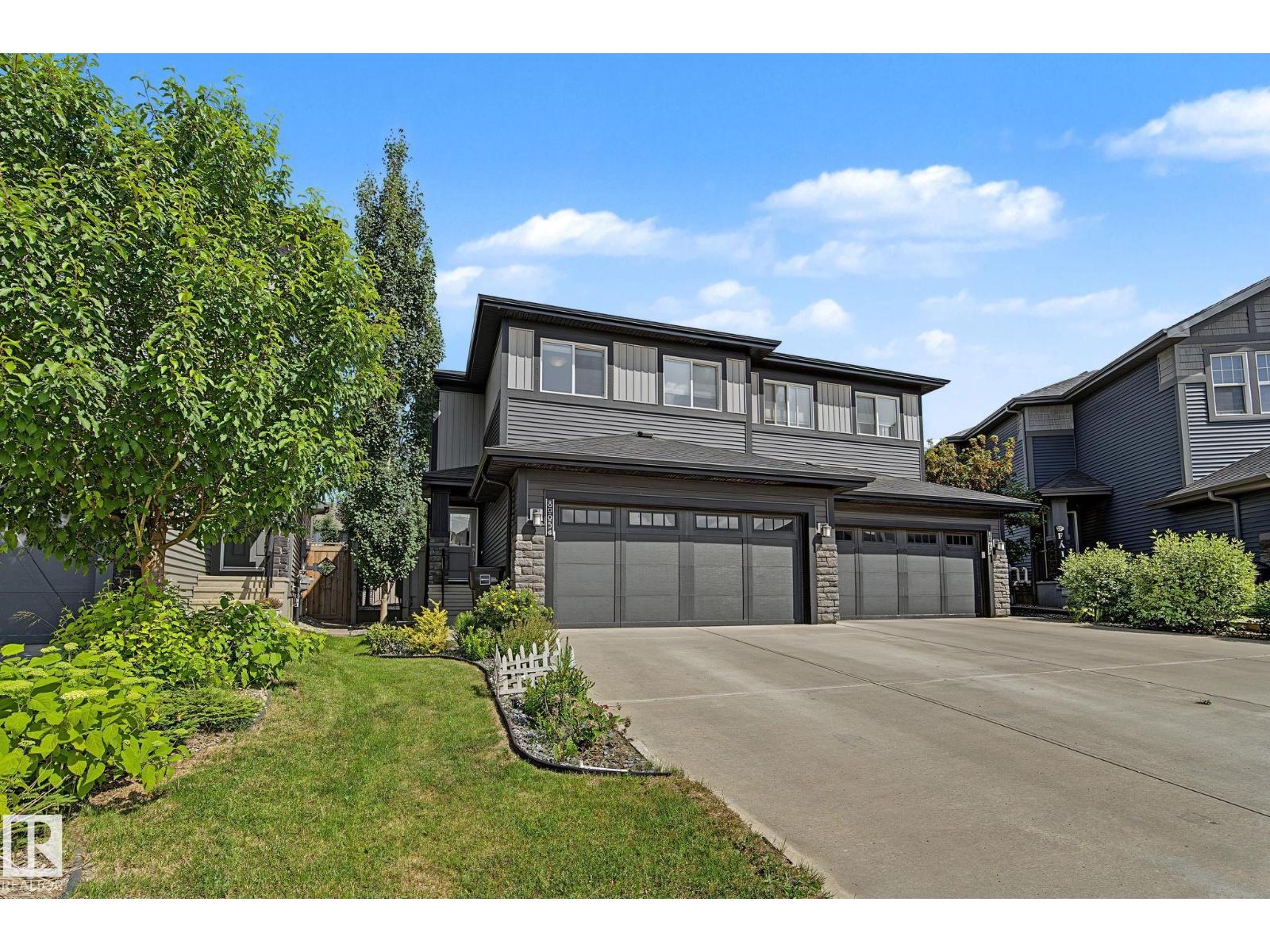 8005 223 ST NW, Rosenthal (Edmonton), Edmonton photo 1