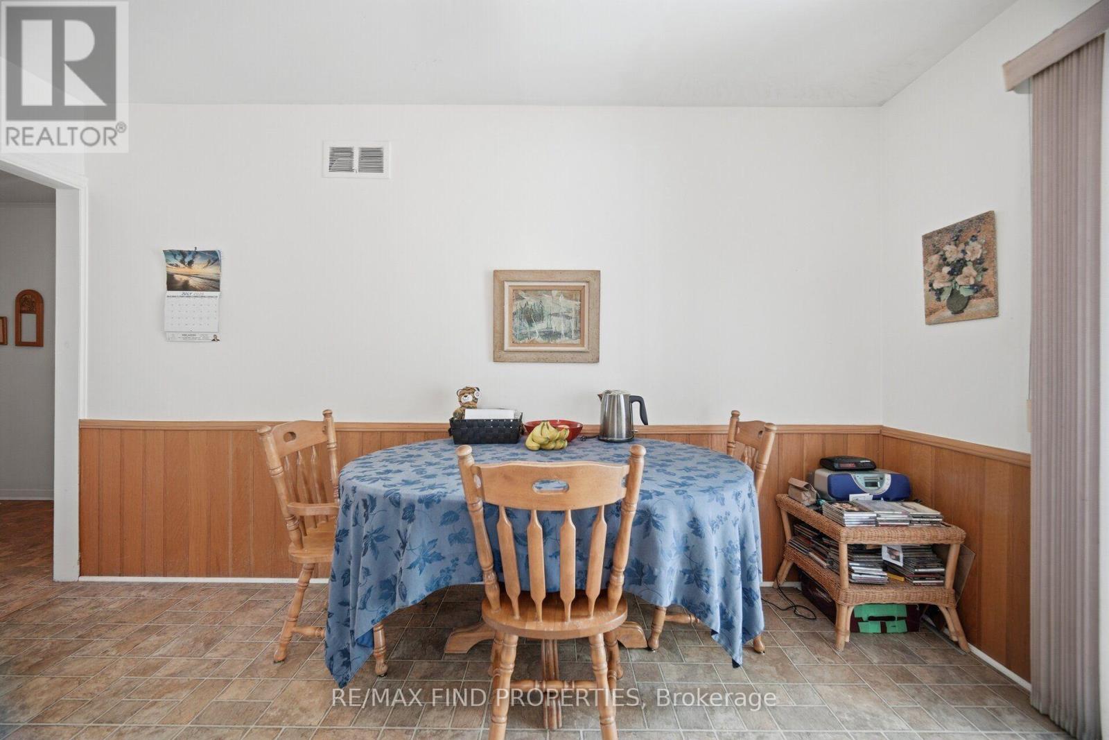 36 PINEGROVE AVENUE - 13