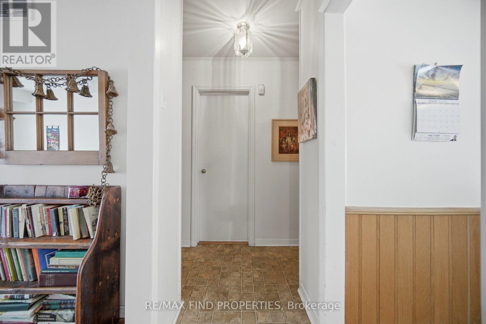 36 PINEGROVE AVENUE - 15