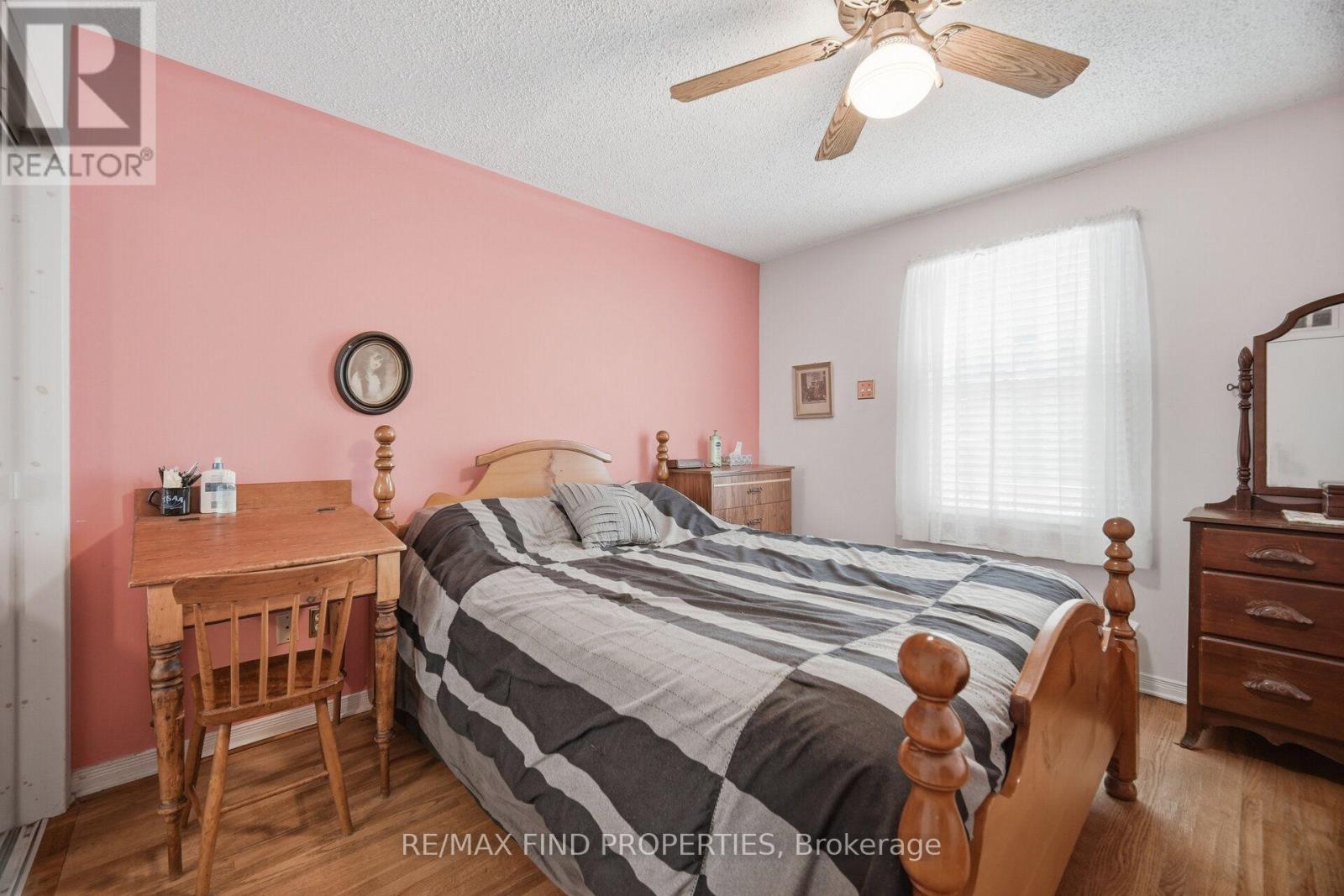 36 PINEGROVE AVENUE - 17