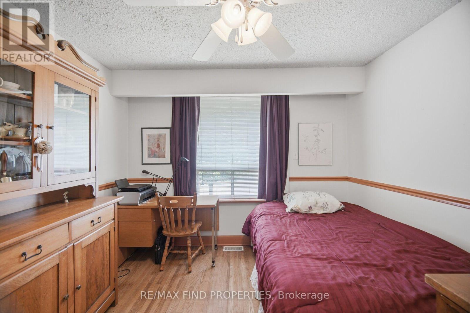 36 PINEGROVE AVENUE - 22