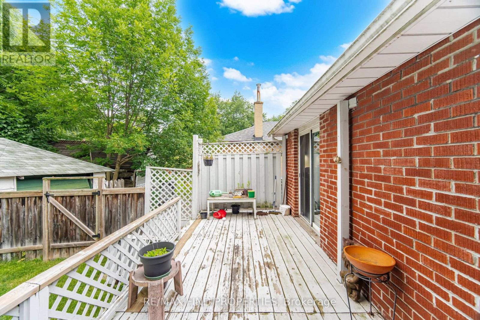 36 PINEGROVE AVENUE - 29