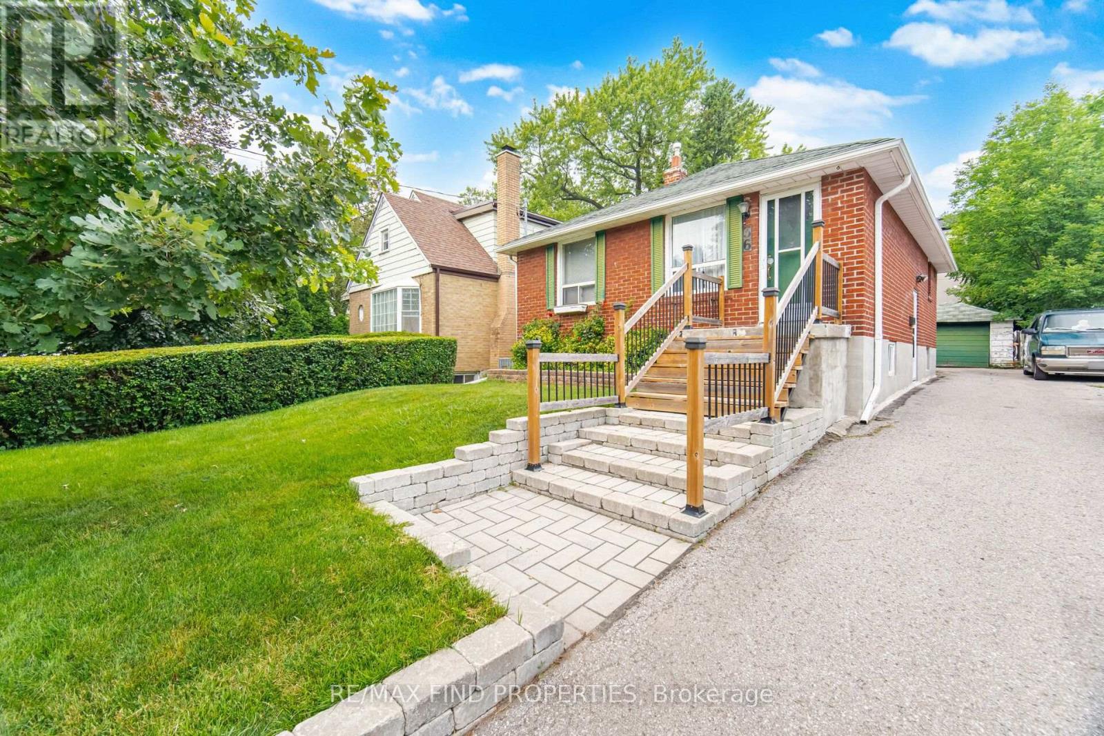 36 PINEGROVE AVENUE - 3