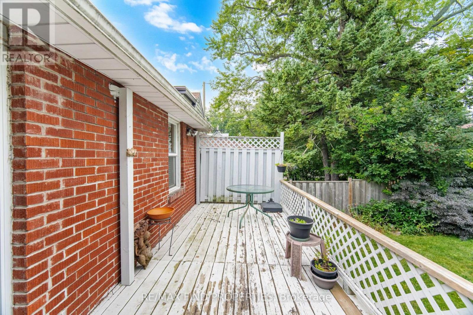 36 PINEGROVE AVENUE - 30