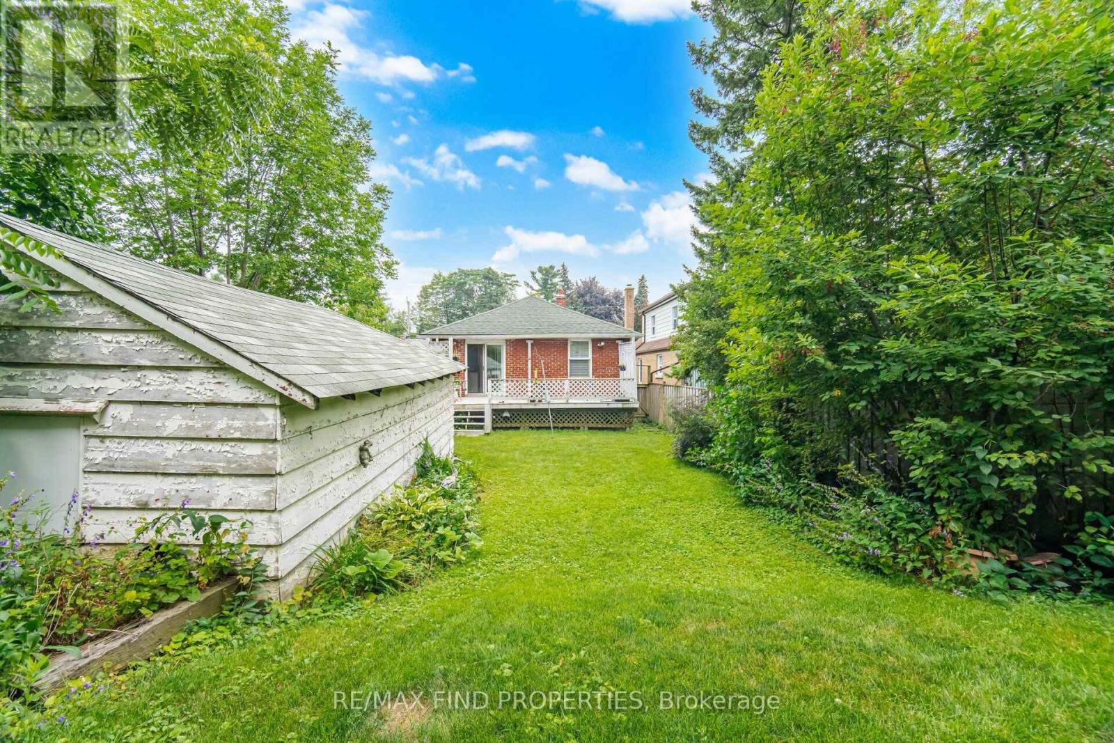 36 PINEGROVE AVENUE - 34