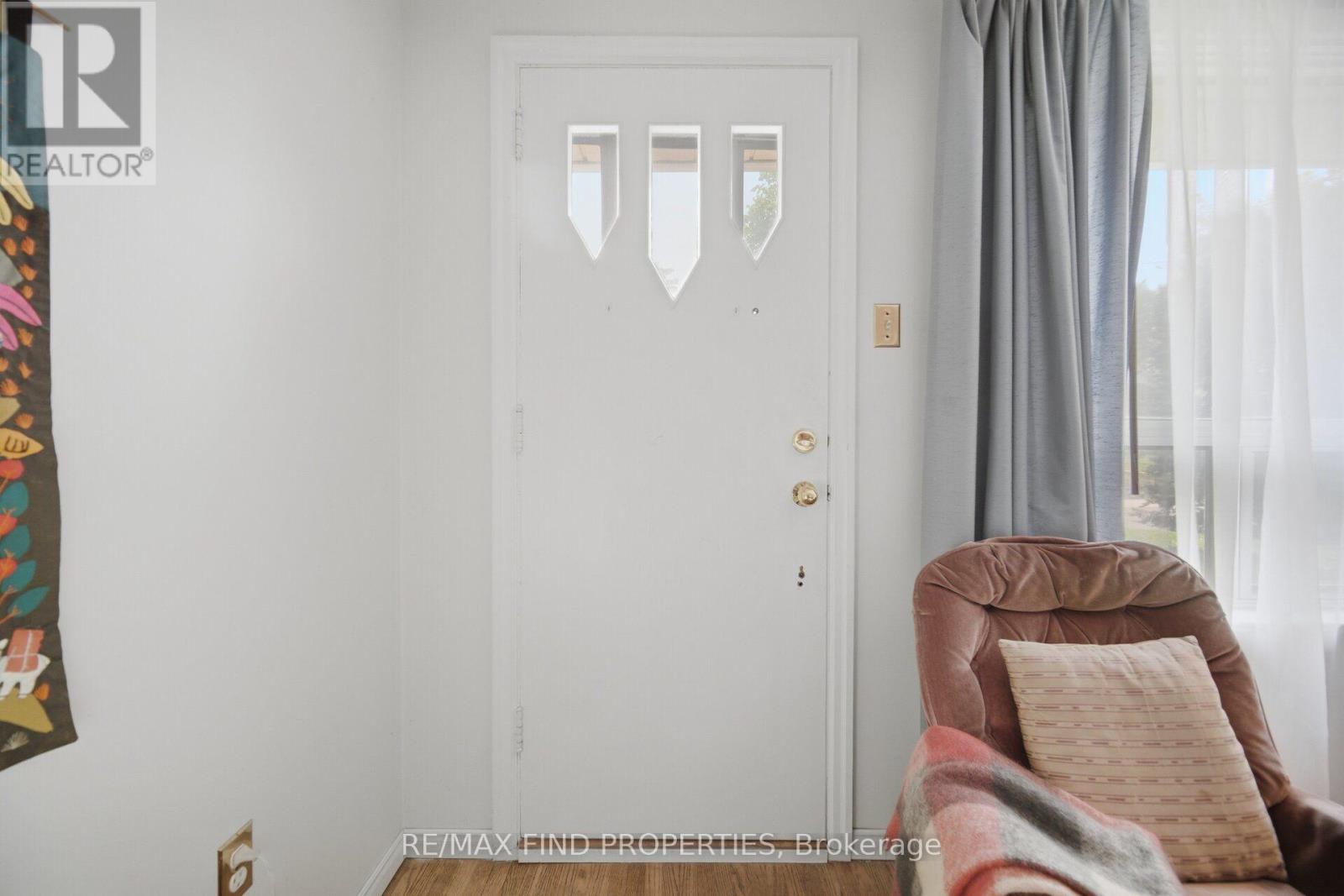 36 PINEGROVE AVENUE - 7