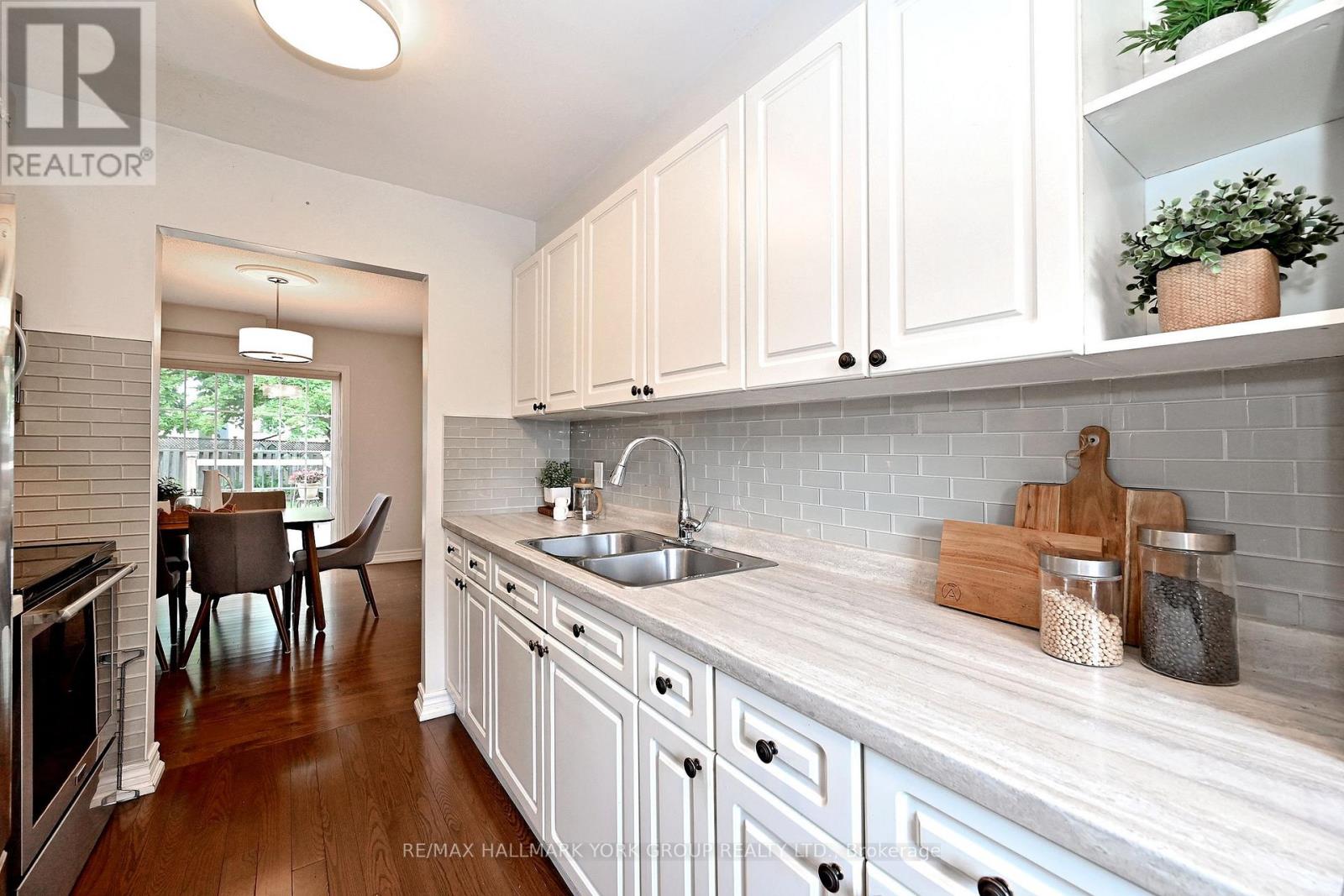 174 CURREY CRESCENT - 13