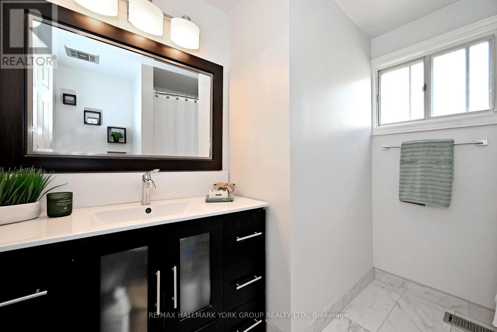 174 CURREY CRESCENT - 25