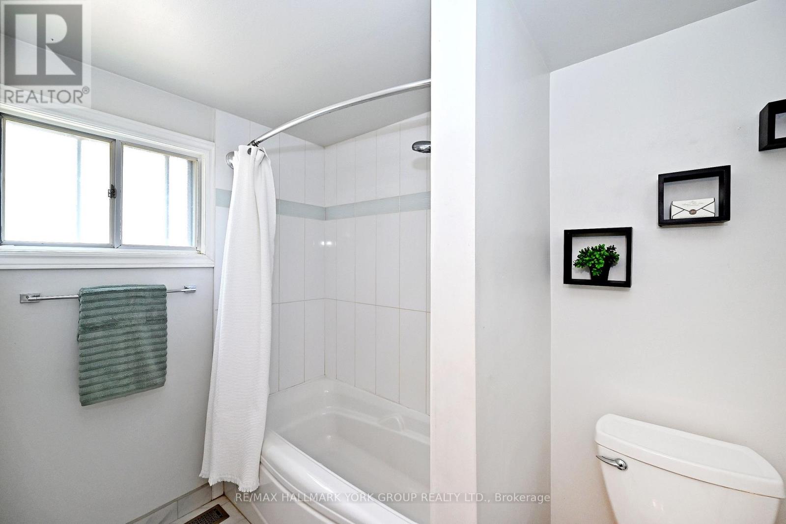174 CURREY CRESCENT - 26