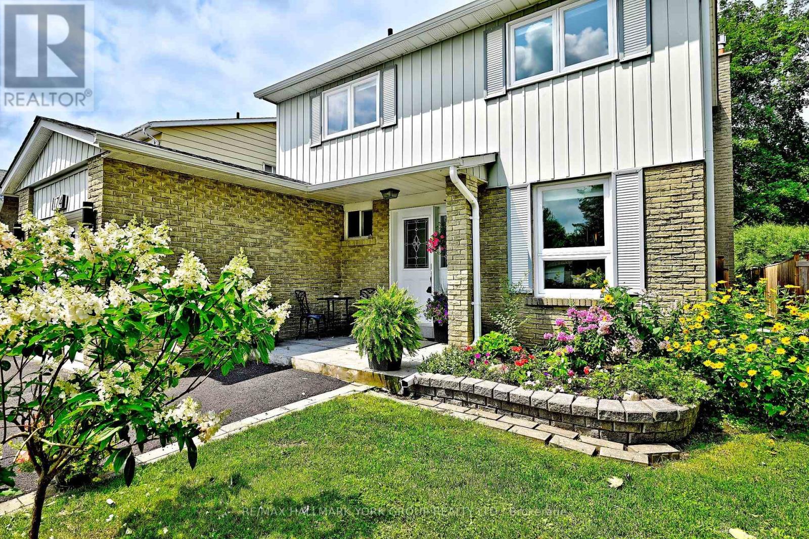 174 CURREY CRESCENT - 3