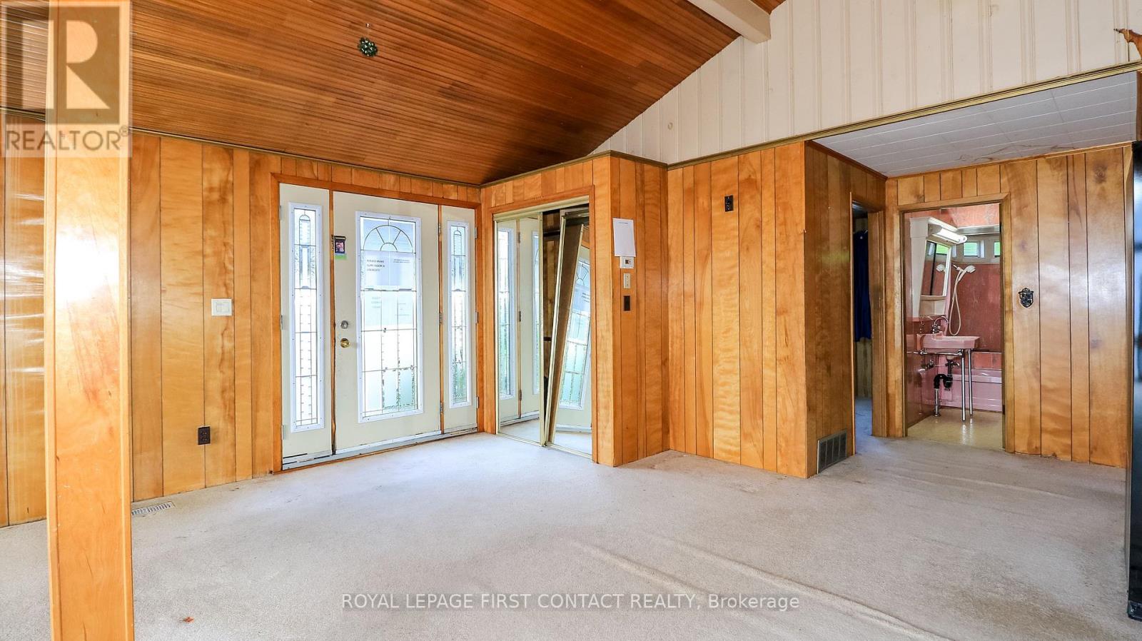 21 SUNNIDALE ROAD - 22