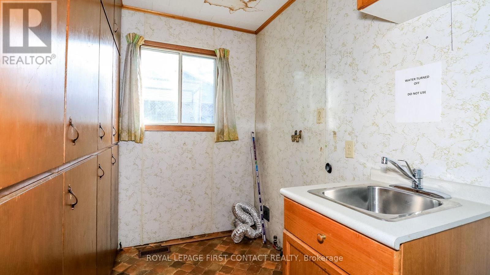 21 SUNNIDALE ROAD - 33