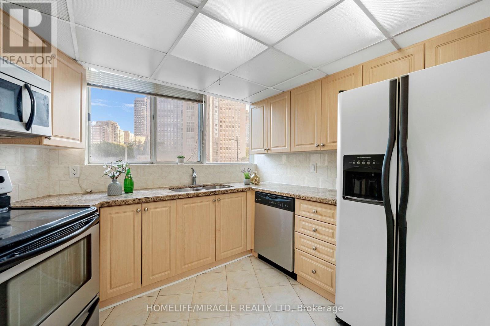 #202 3700 KANEFF CRESCENT N - 10