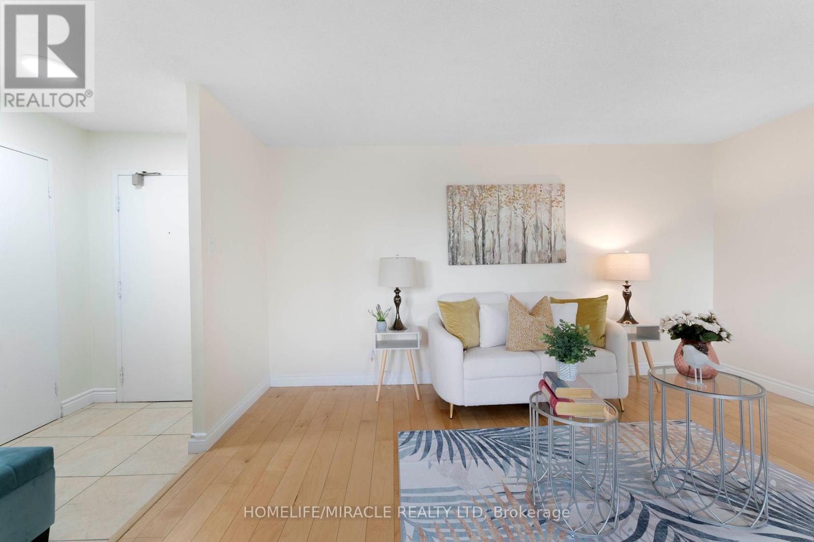 #202 3700 KANEFF CRESCENT N - 19