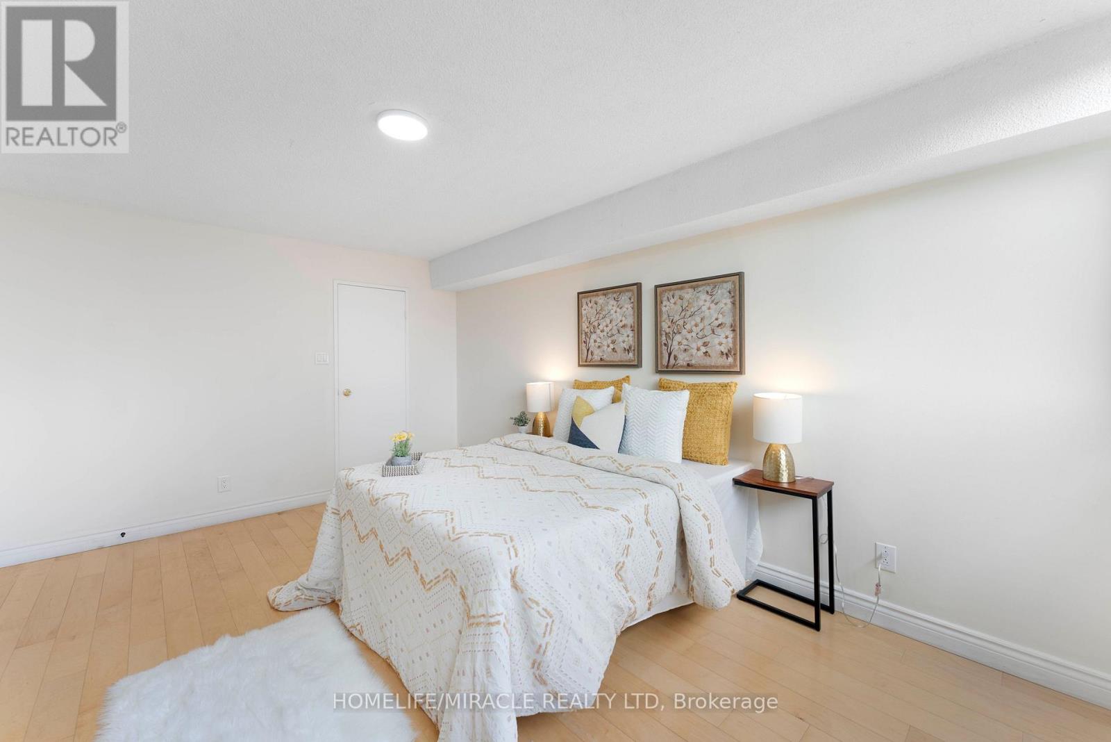 #202 3700 KANEFF CRESCENT N - 5
