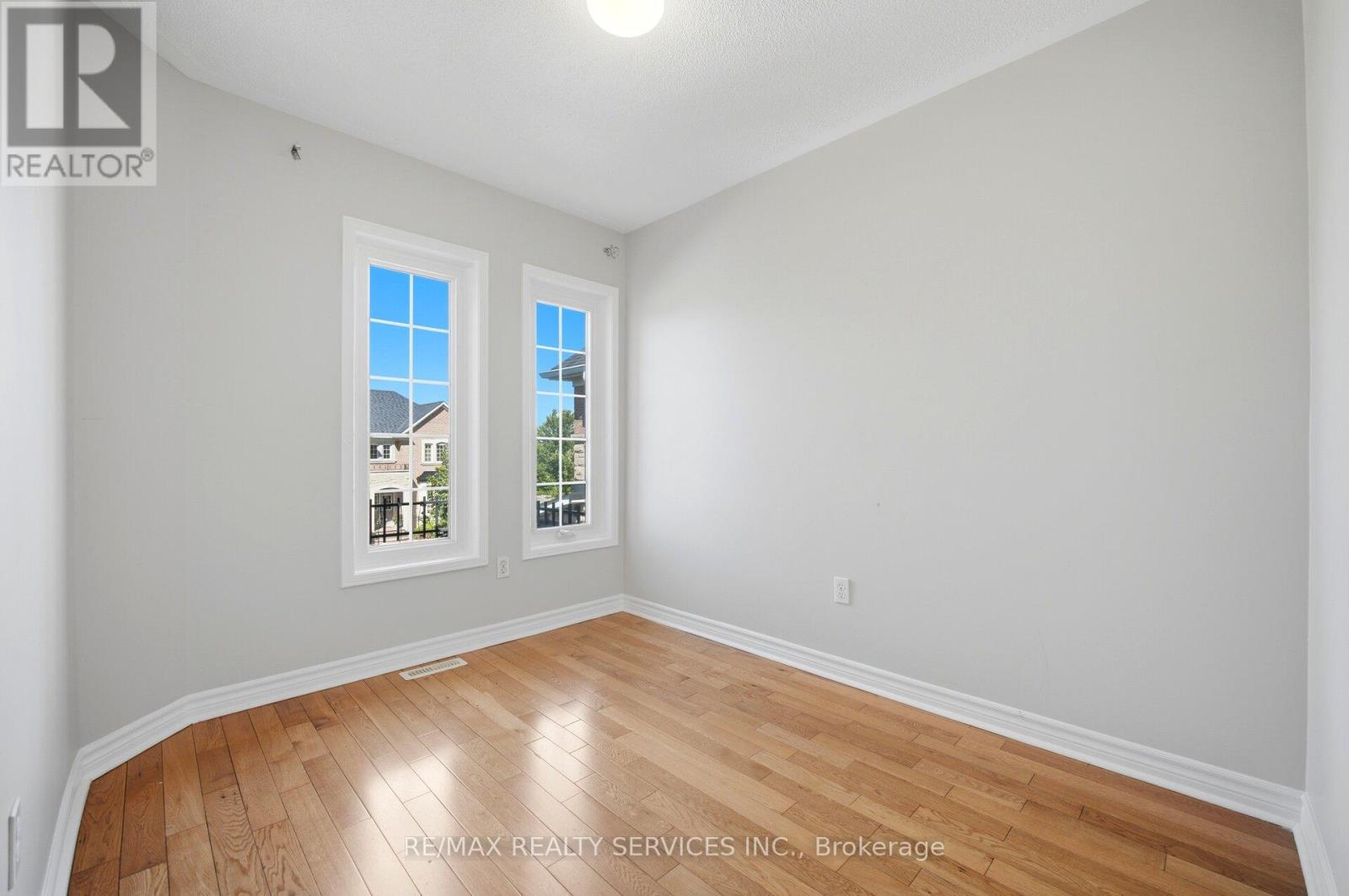 82 RUBYSILVER DRIVE - 32