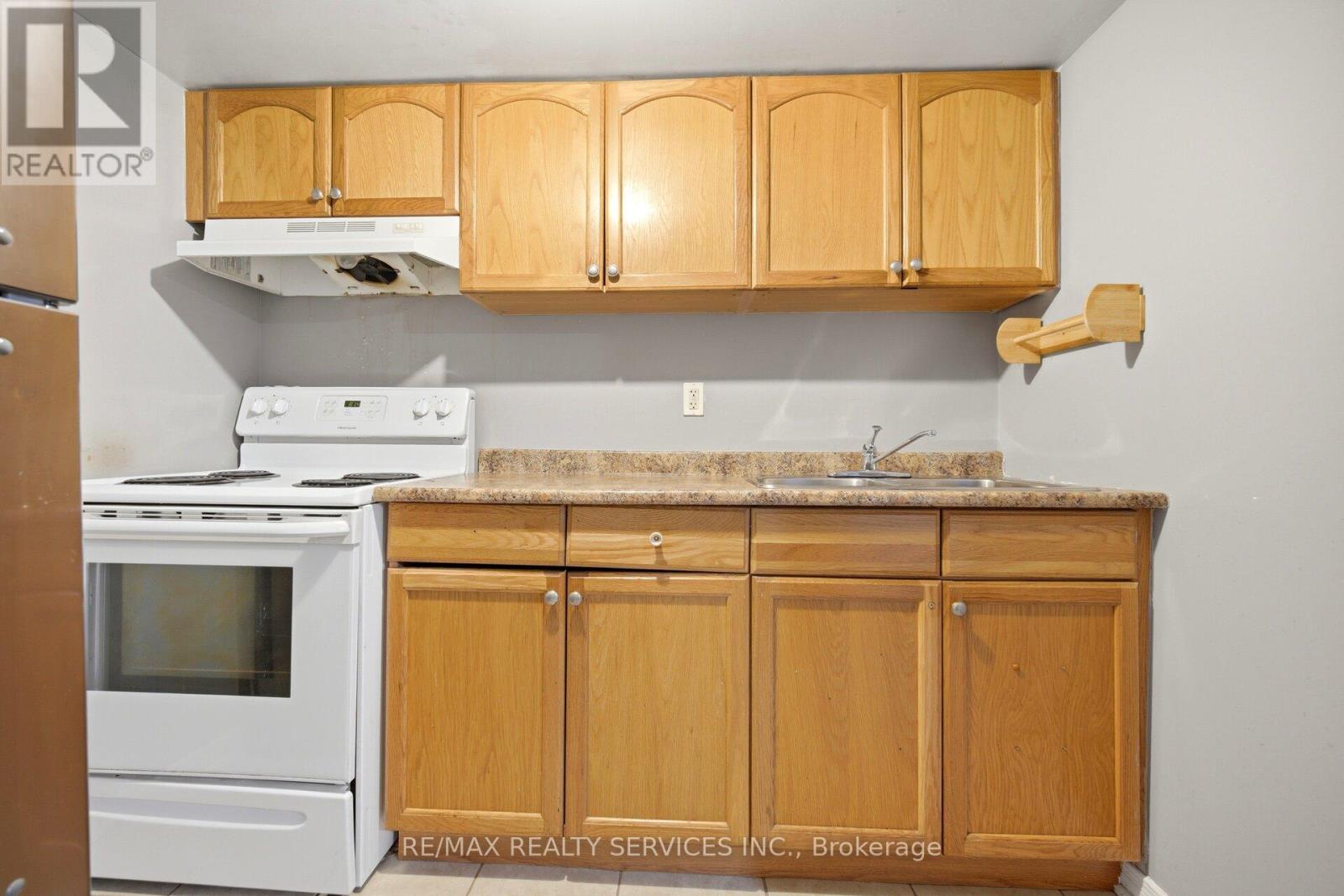 82 RUBYSILVER DRIVE - 42