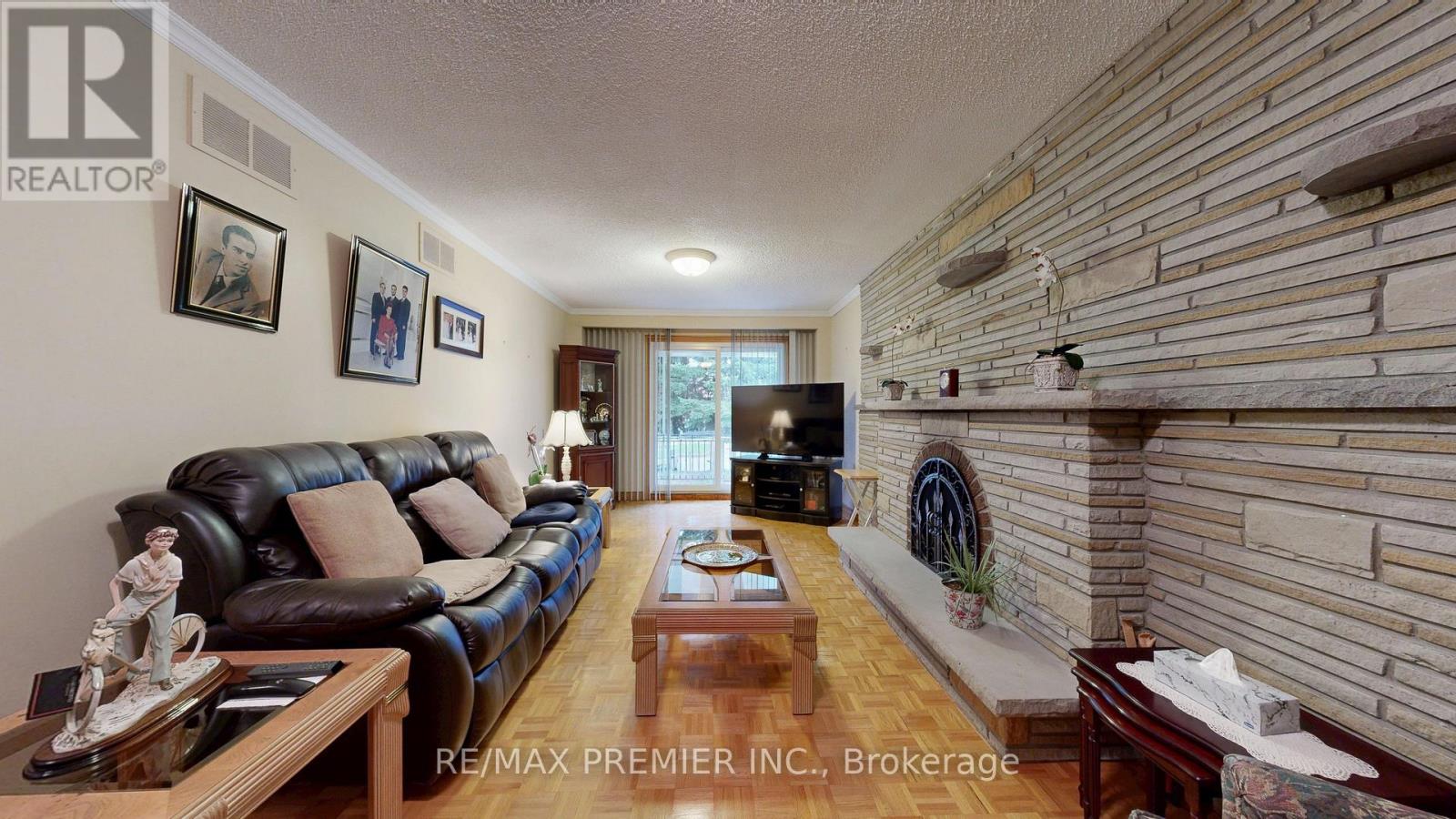 55 CHISWICK AVENUE - 4