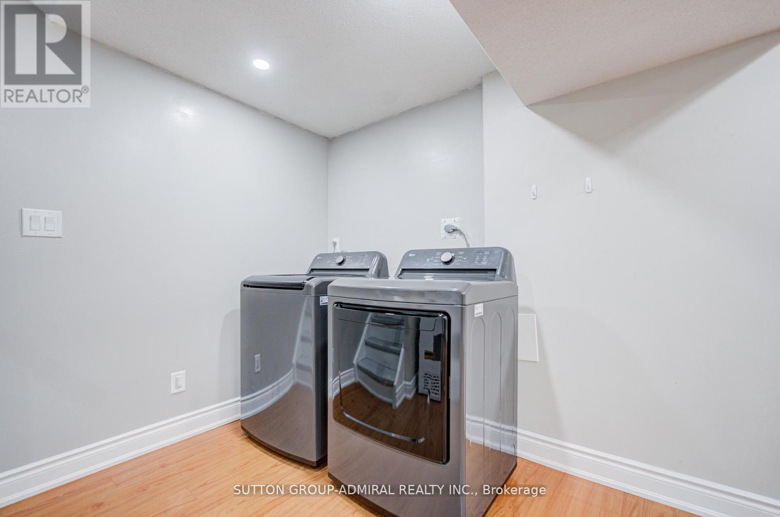 4 HILDA COURT - 37