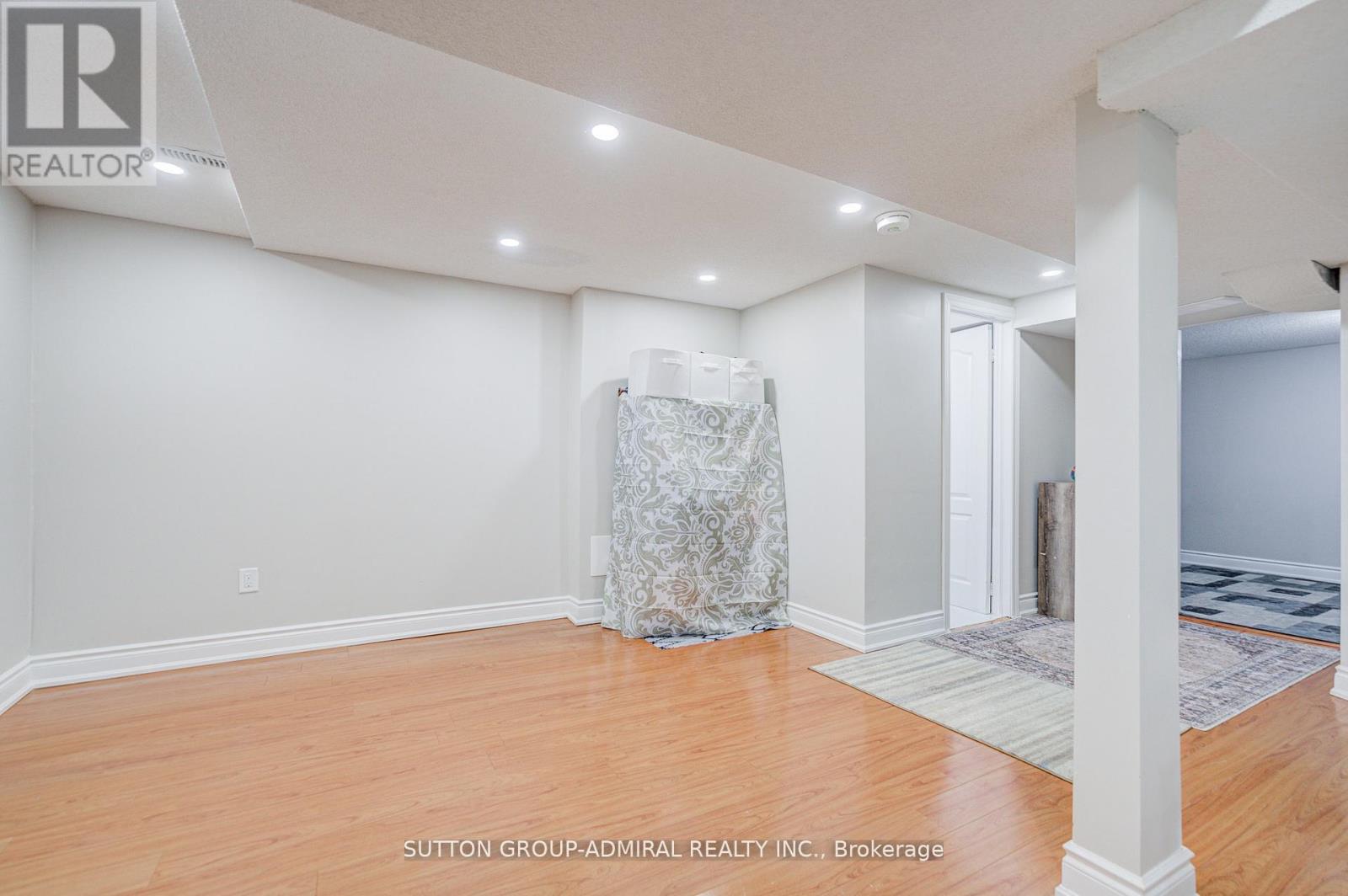 4 HILDA COURT - 41