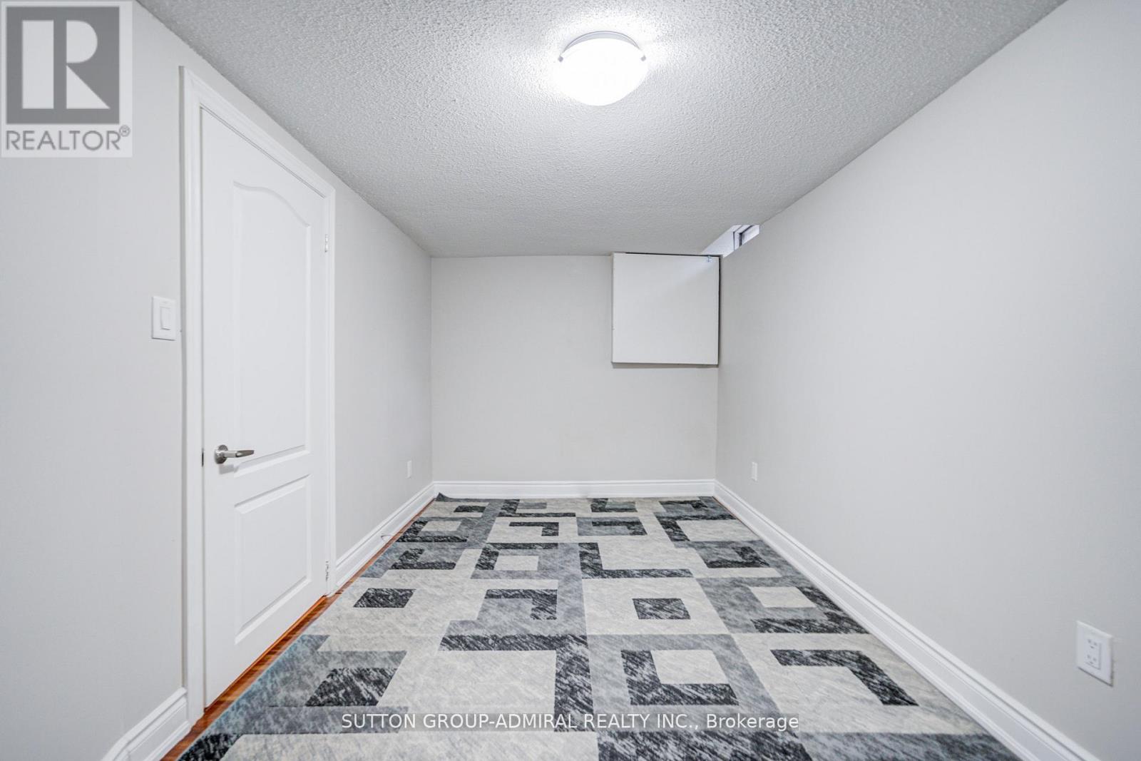 4 HILDA COURT - 45