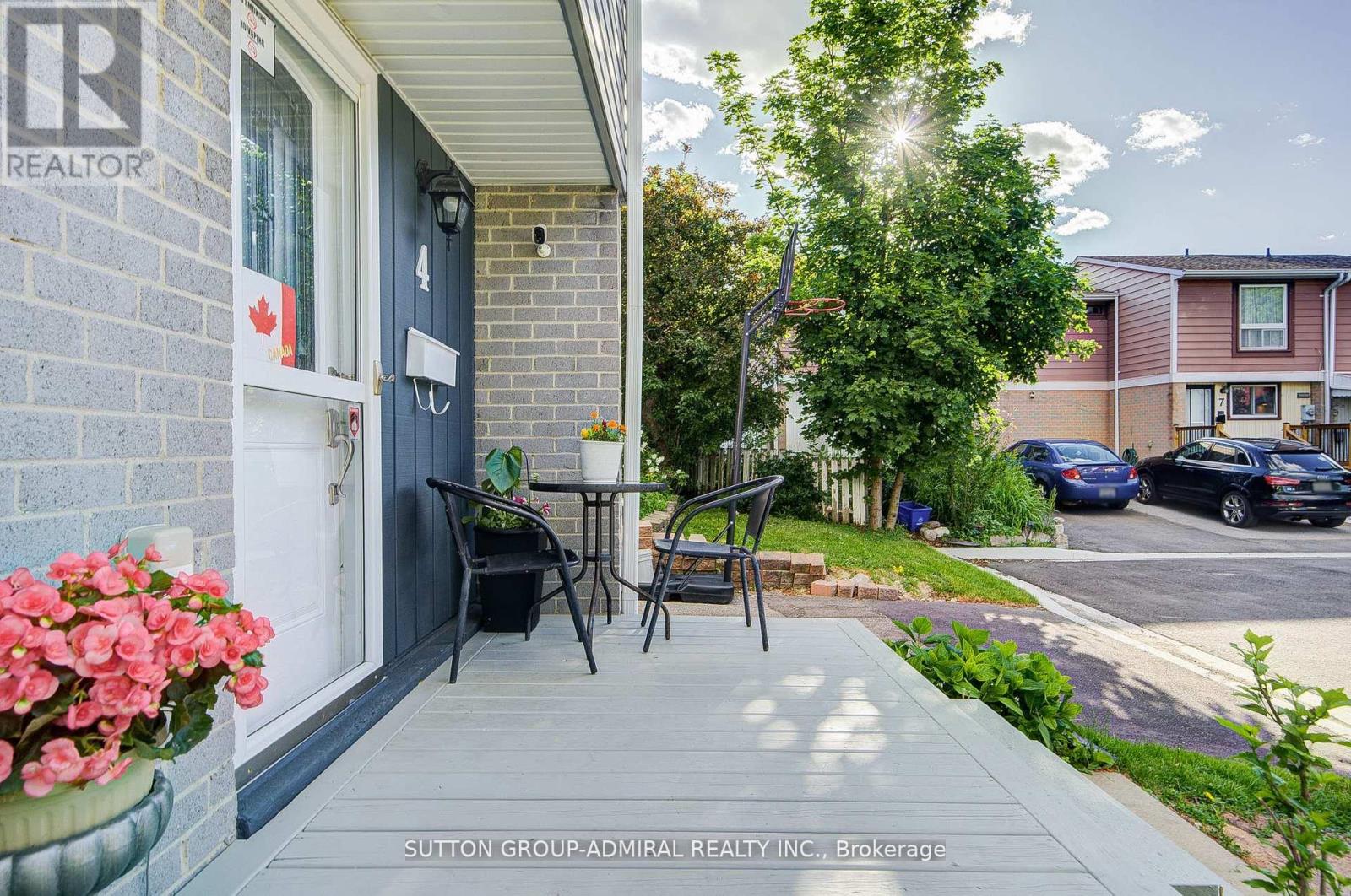 4 HILDA COURT - 5