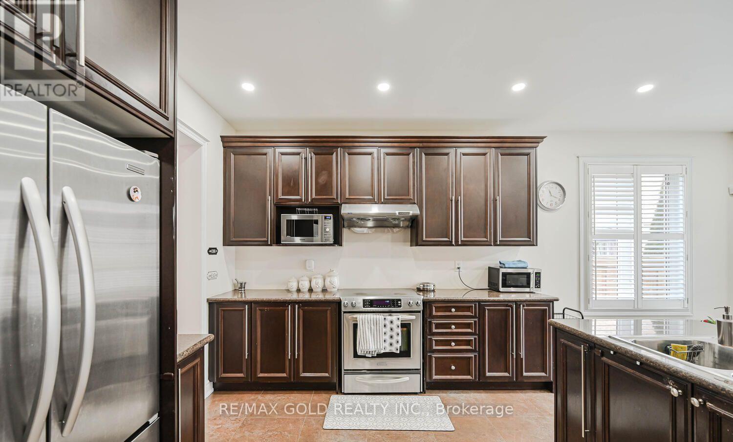 37 SCOTCHMERE CRESCENT - 15