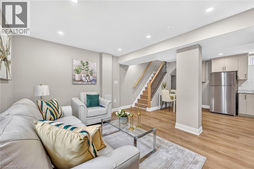 150 HOWARD Avenue - 25