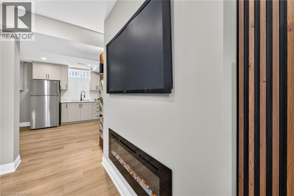 150 HOWARD Avenue - 28