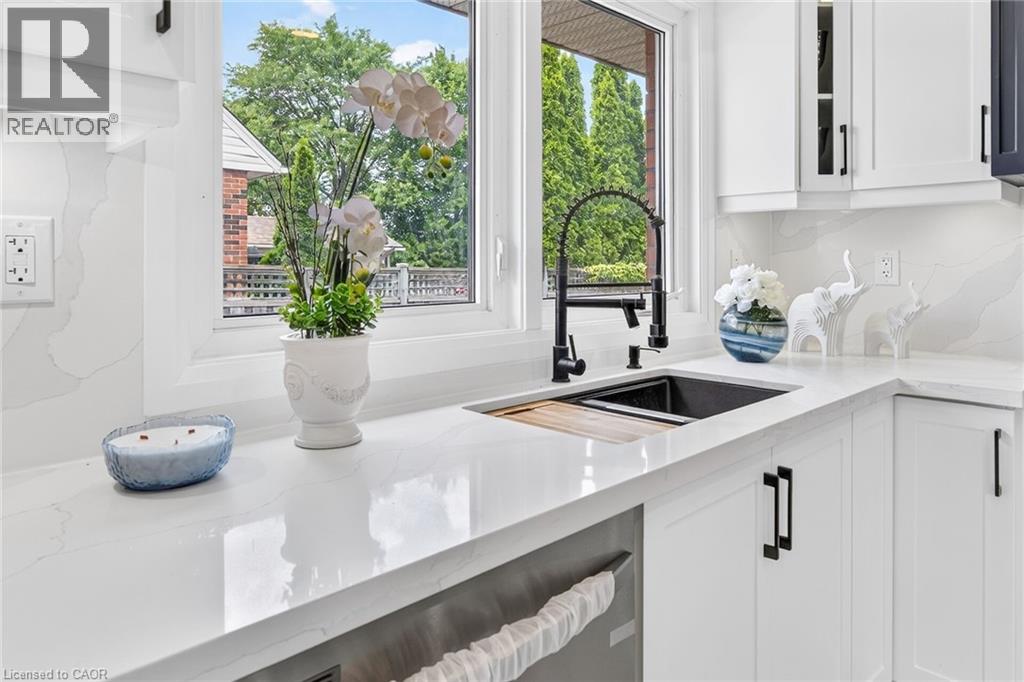150 HOWARD Avenue - 8