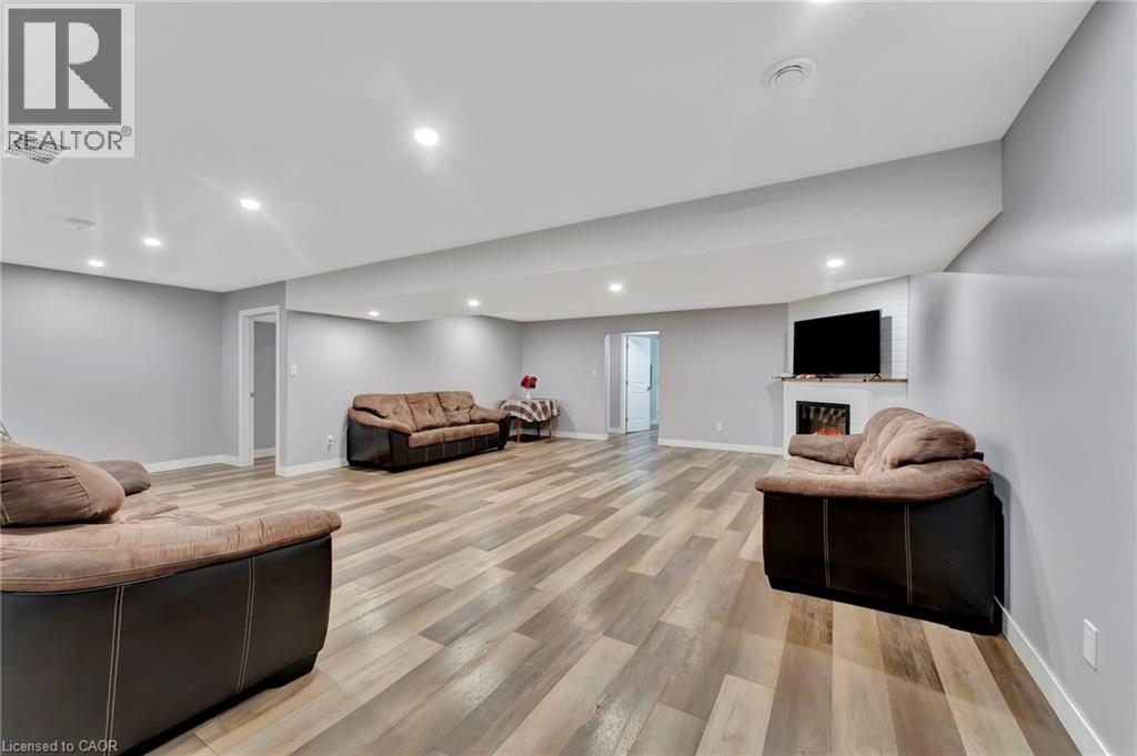 12 ALBERT Street - 23