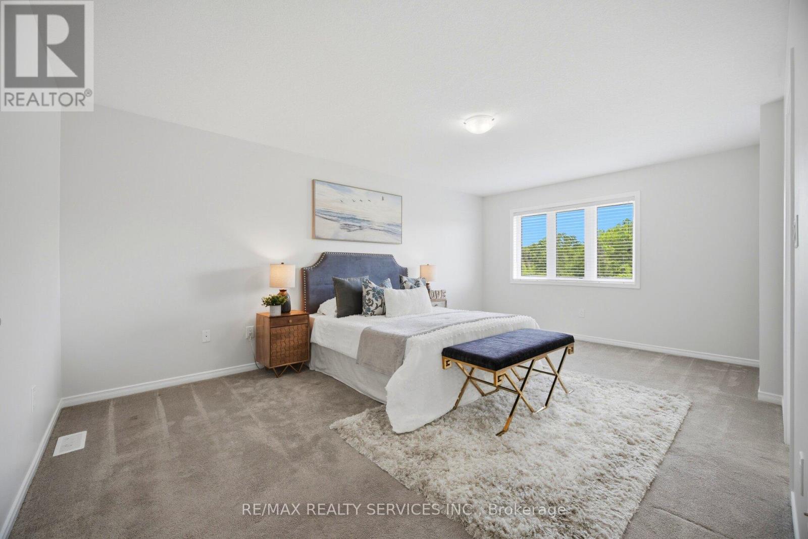 250 ESTHER CRESCENT - 24