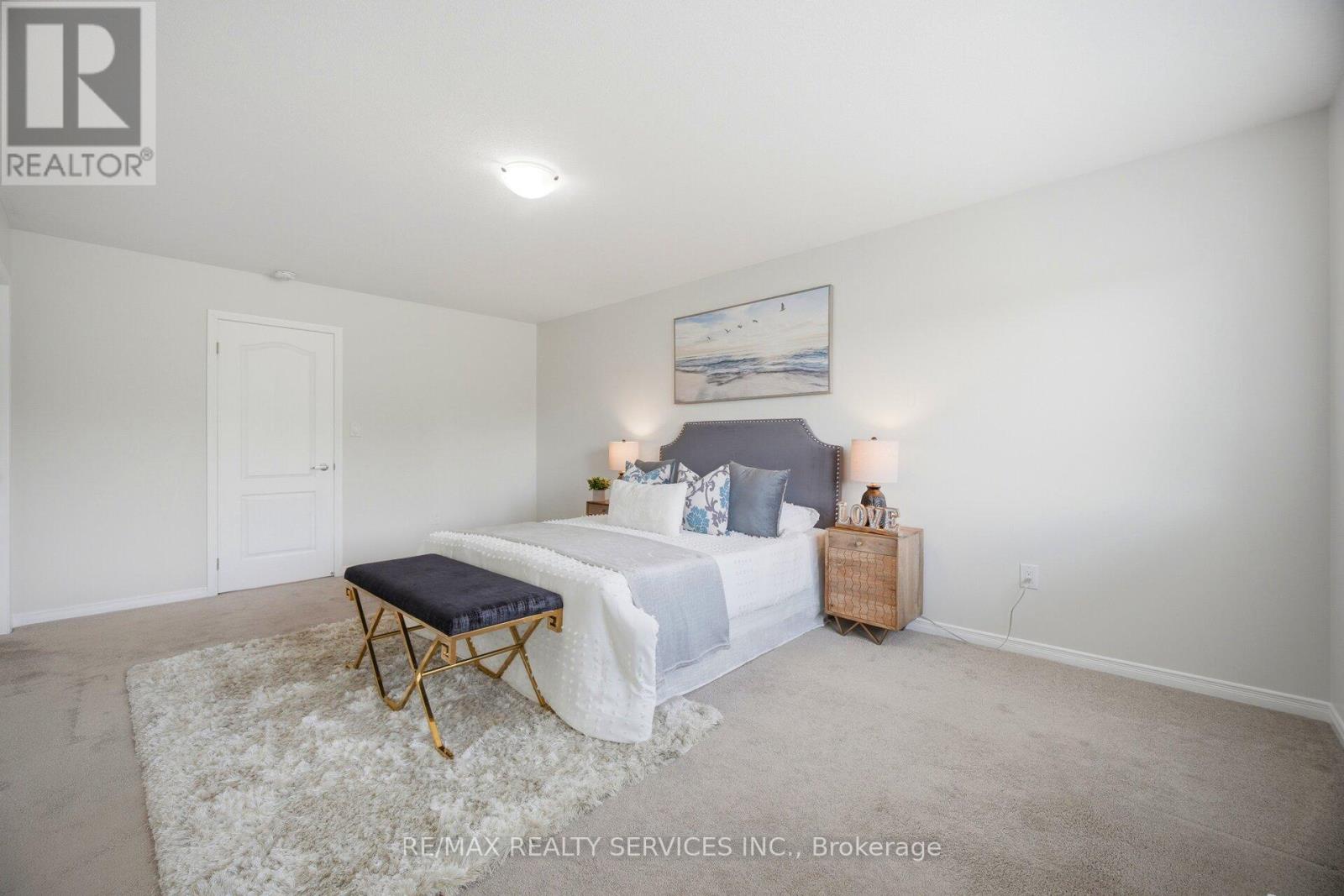 250 ESTHER CRESCENT - 25