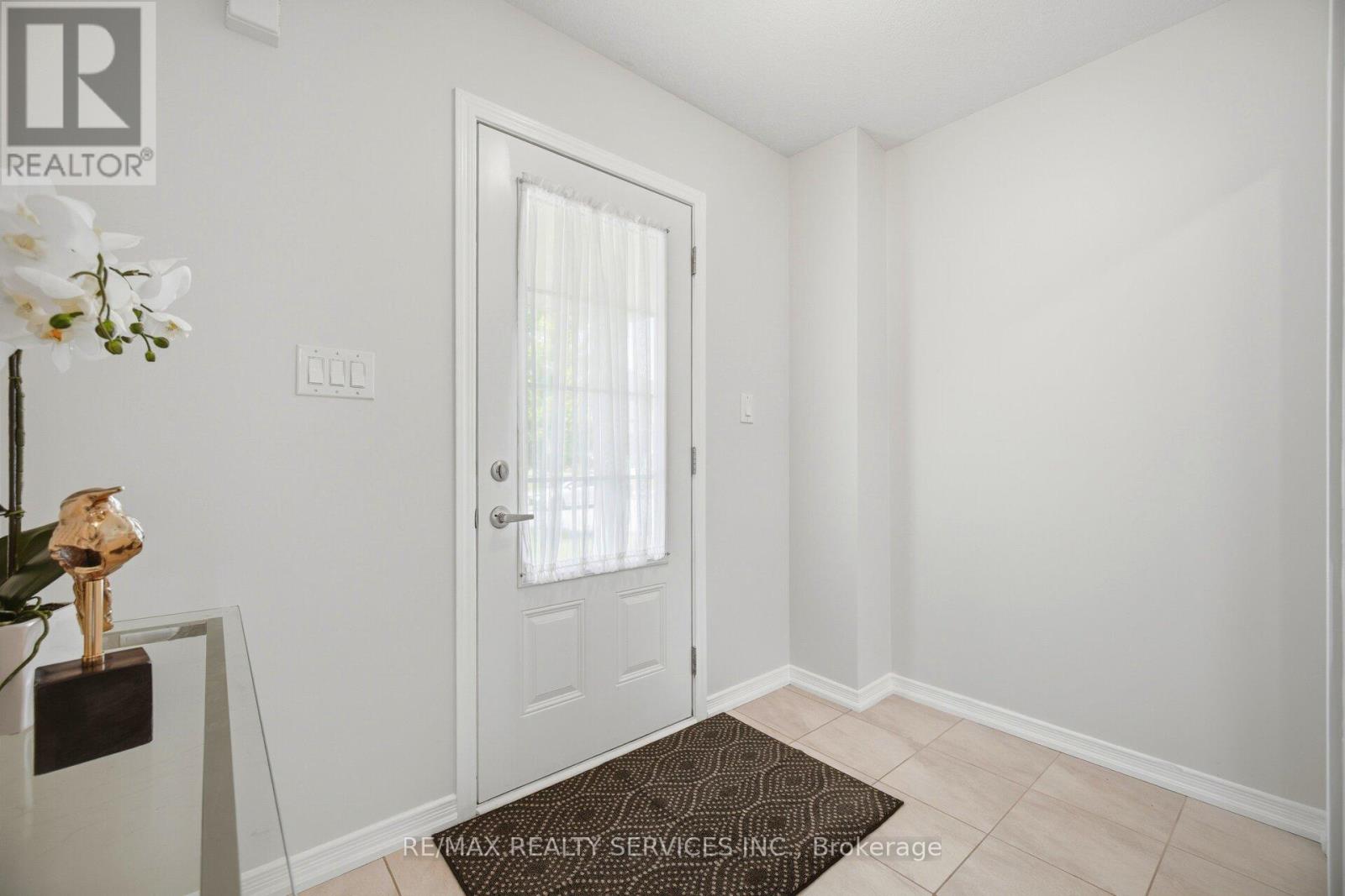 250 ESTHER CRESCENT - 3