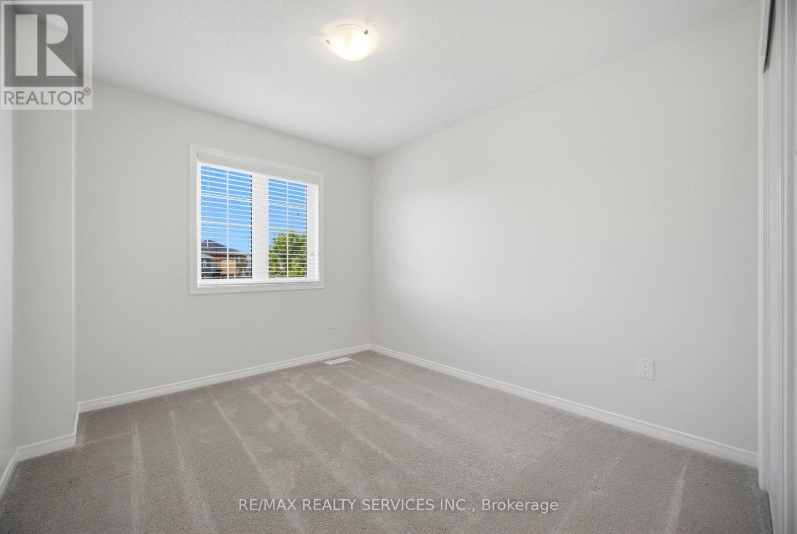 250 ESTHER CRESCENT - 33