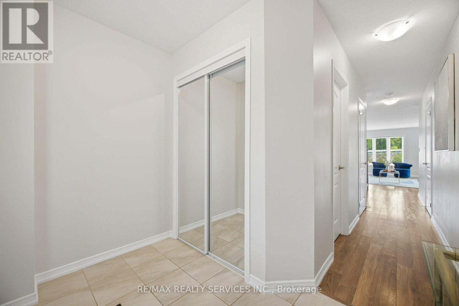 250 ESTHER CRESCENT - 4