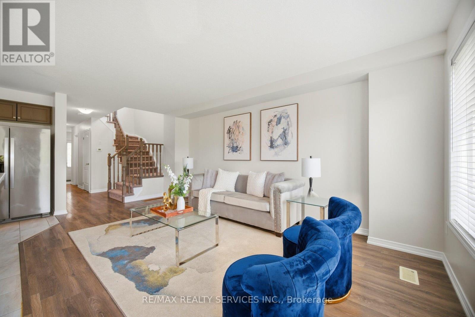 250 ESTHER CRESCENT - 5