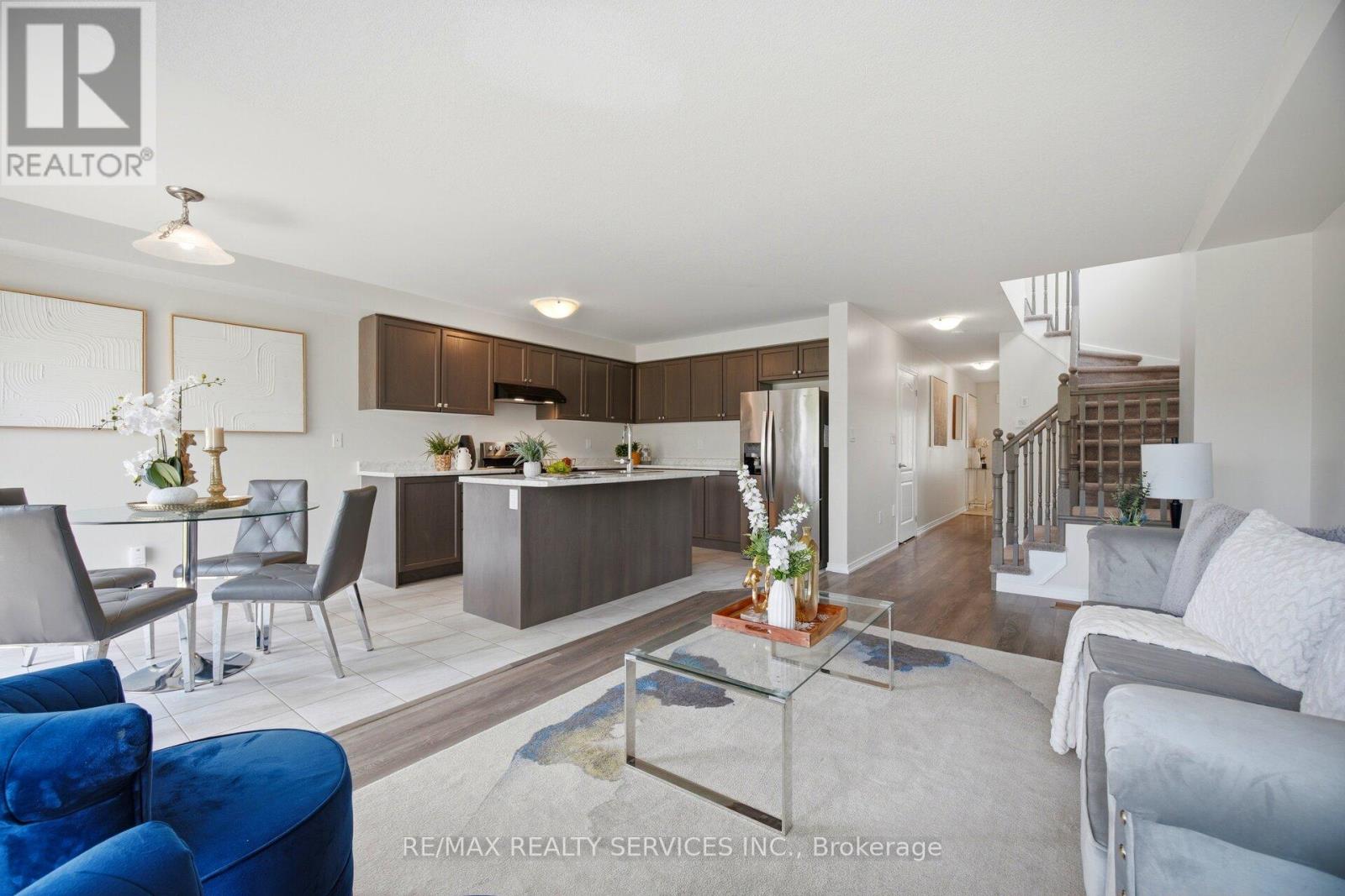 250 ESTHER CRESCENT - 8