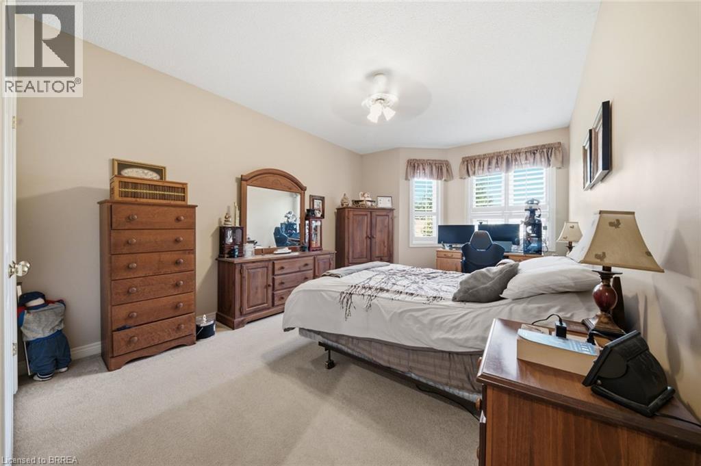 22 RIVEROAKS Drive - Image 16