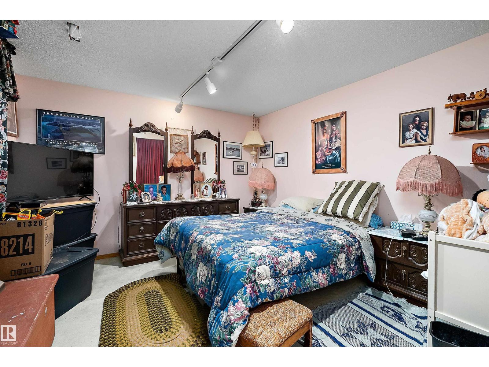 1001 45 ST ST - 34