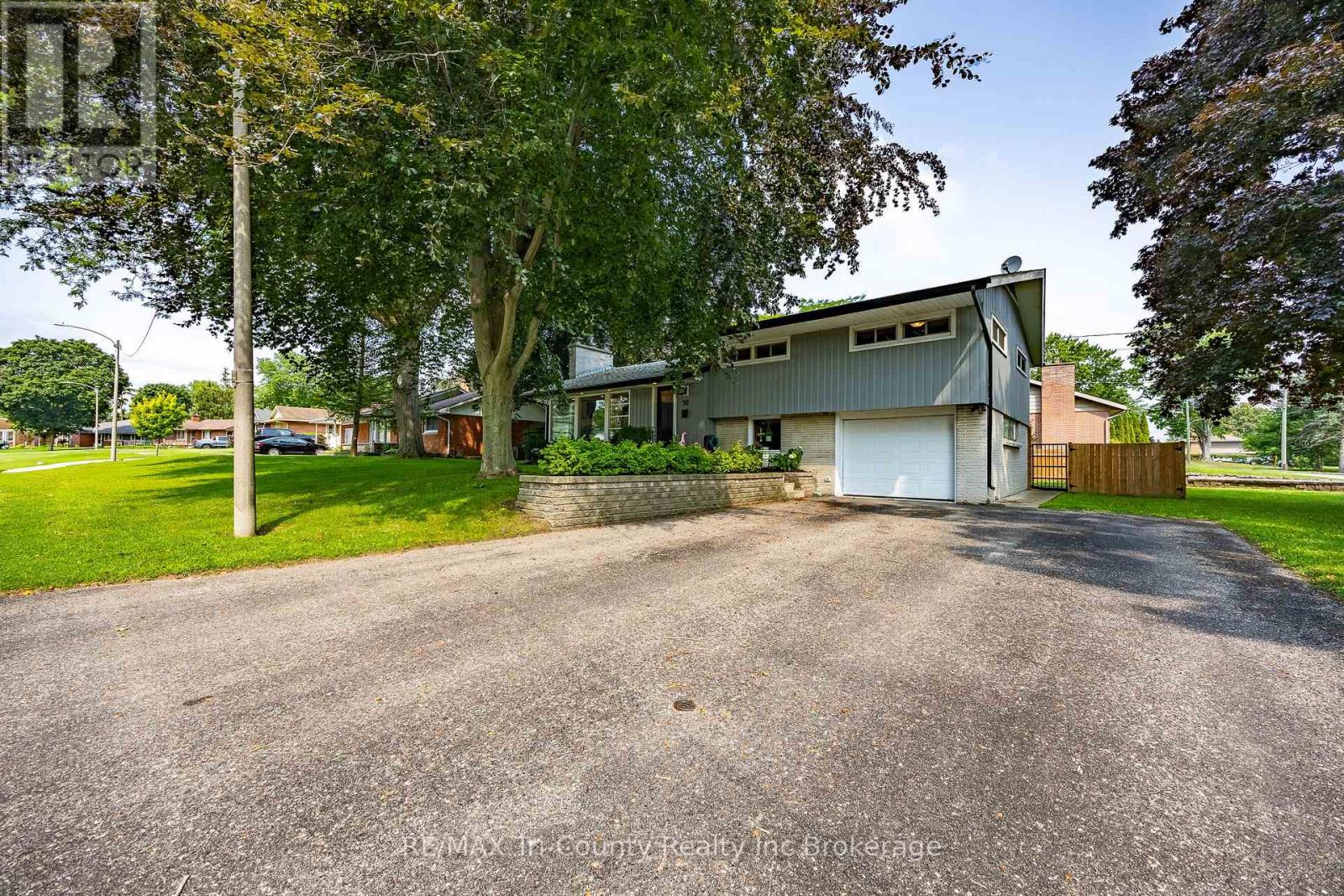 30 FAIRFIELD CRESCENT - Image 24