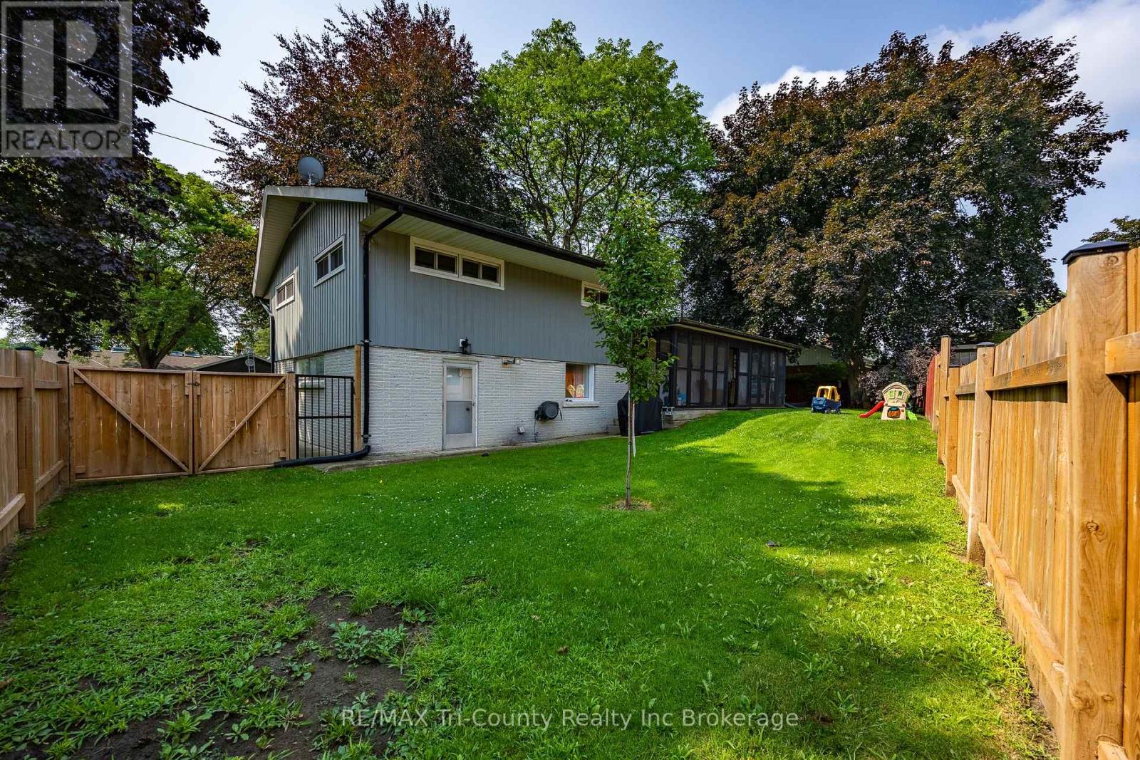 30 FAIRFIELD CRESCENT - Image 25