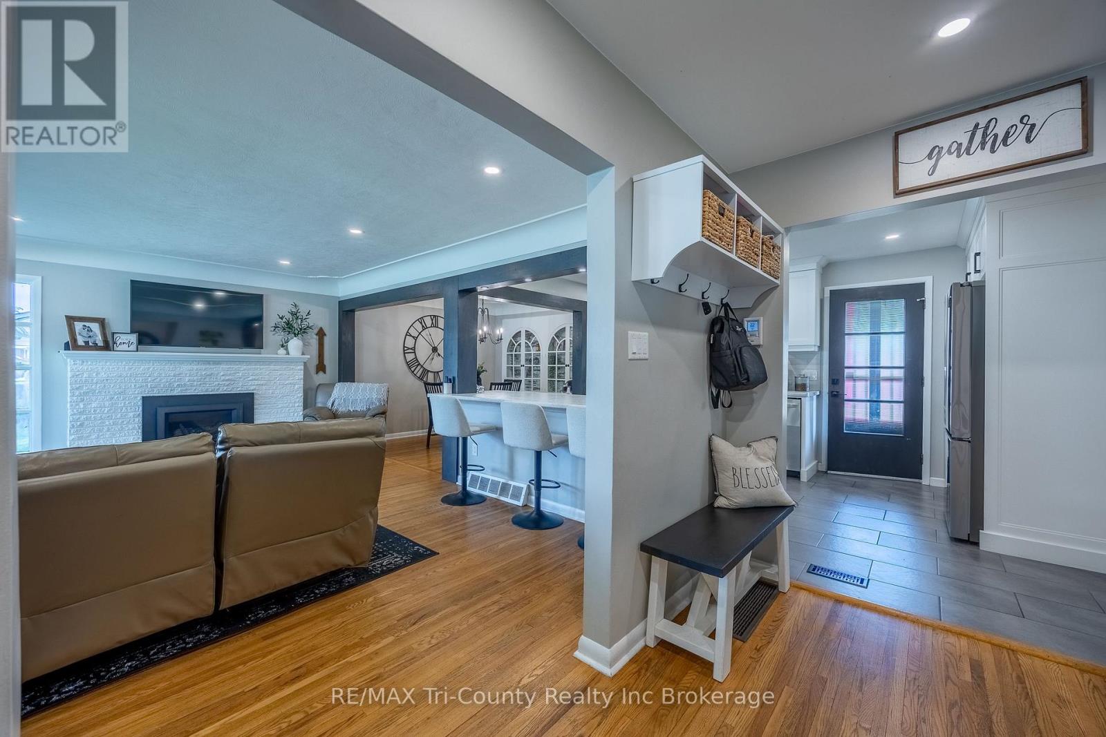 30 FAIRFIELD CRESCENT - Image 4