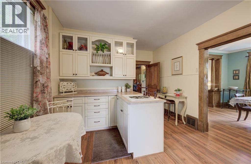 46 ELLEN Street W - 11
