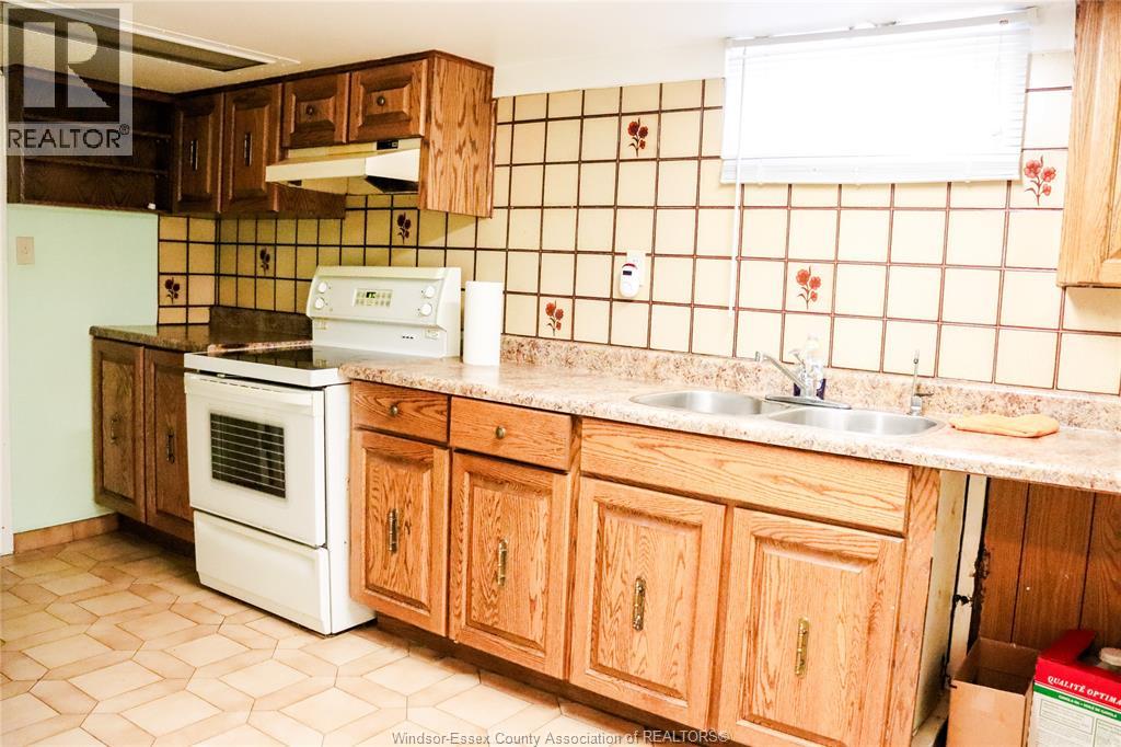 2732 ARMSTRONG AVENUE - 23