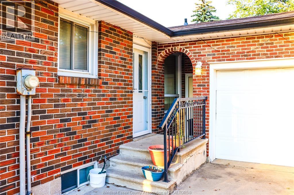 2732 ARMSTRONG AVENUE - 26
