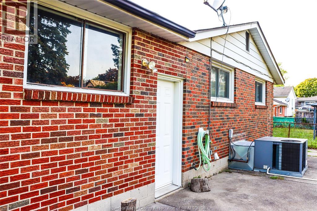 2732 ARMSTRONG AVENUE - 28